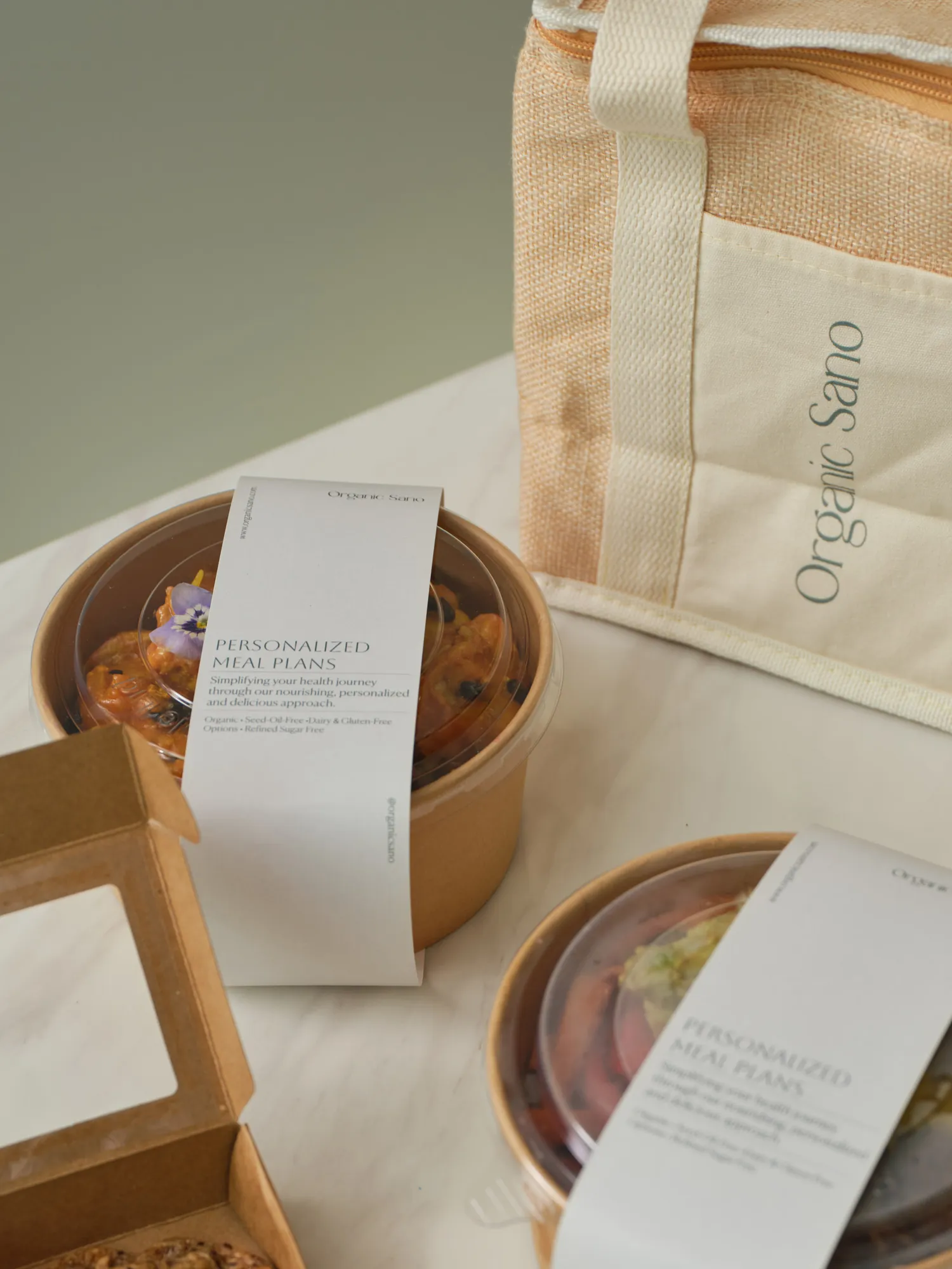 Organic Sano meal plan boxes and tote